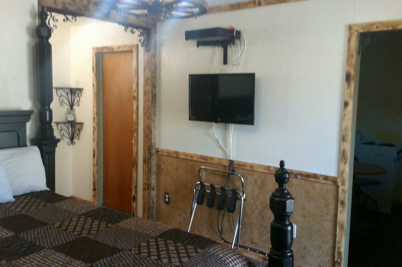 Black Bear Motel *